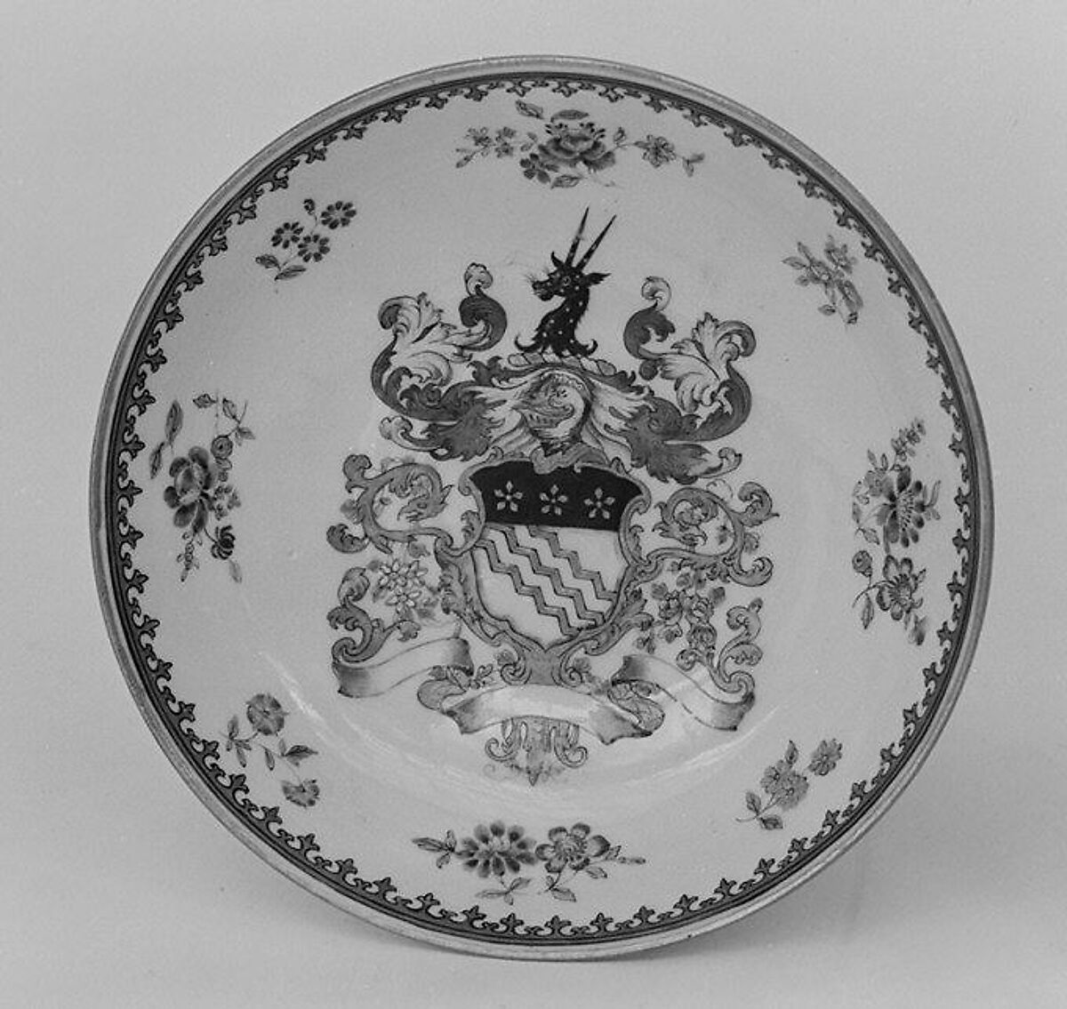 Saucer (part of a service), Hard-paste porcelain, Chinese, for British market 