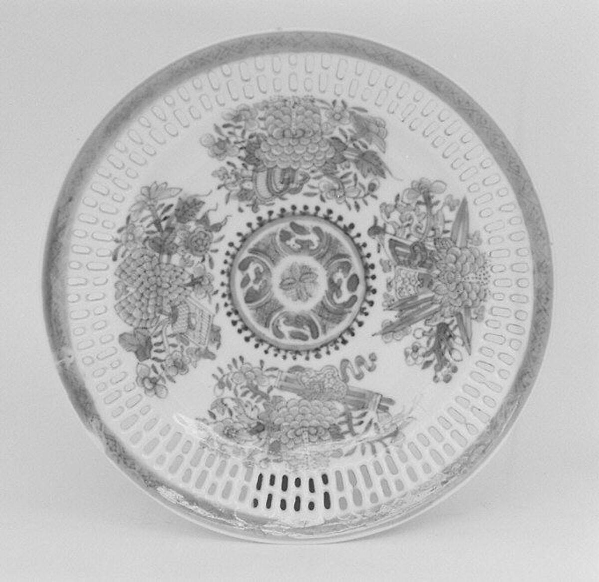 Plate, Hard-paste porcelain, Chinese, probably for American market 