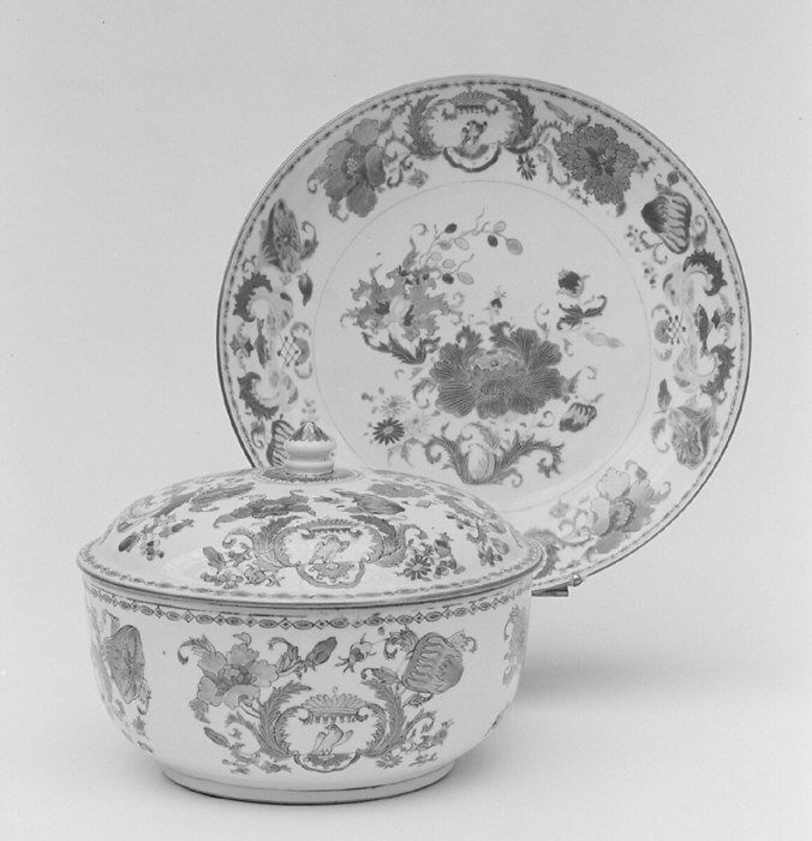 Bowl with cover (part of a set), Hard-paste porcelain, Chinese, for Continental European, probably French, market