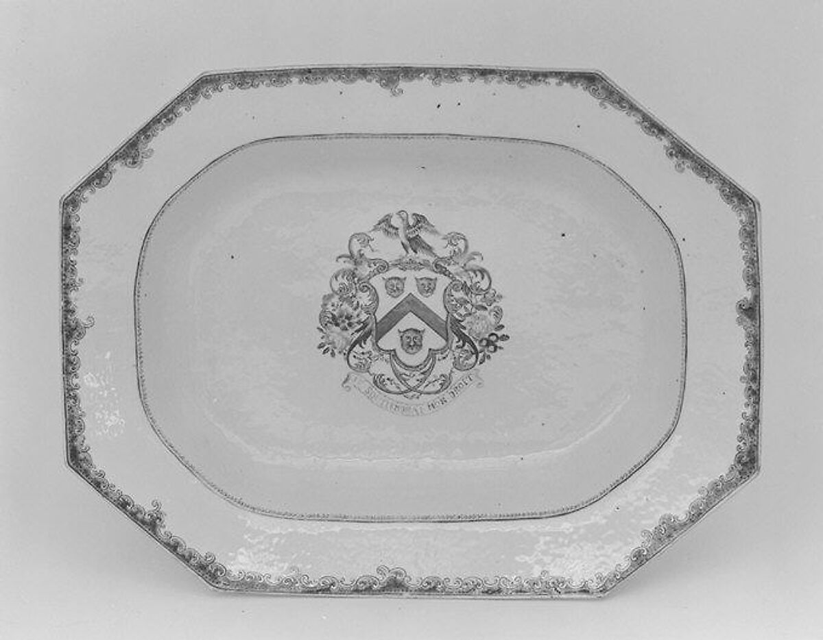 Platter, Hard-paste porcelain, Chinese, for British market 