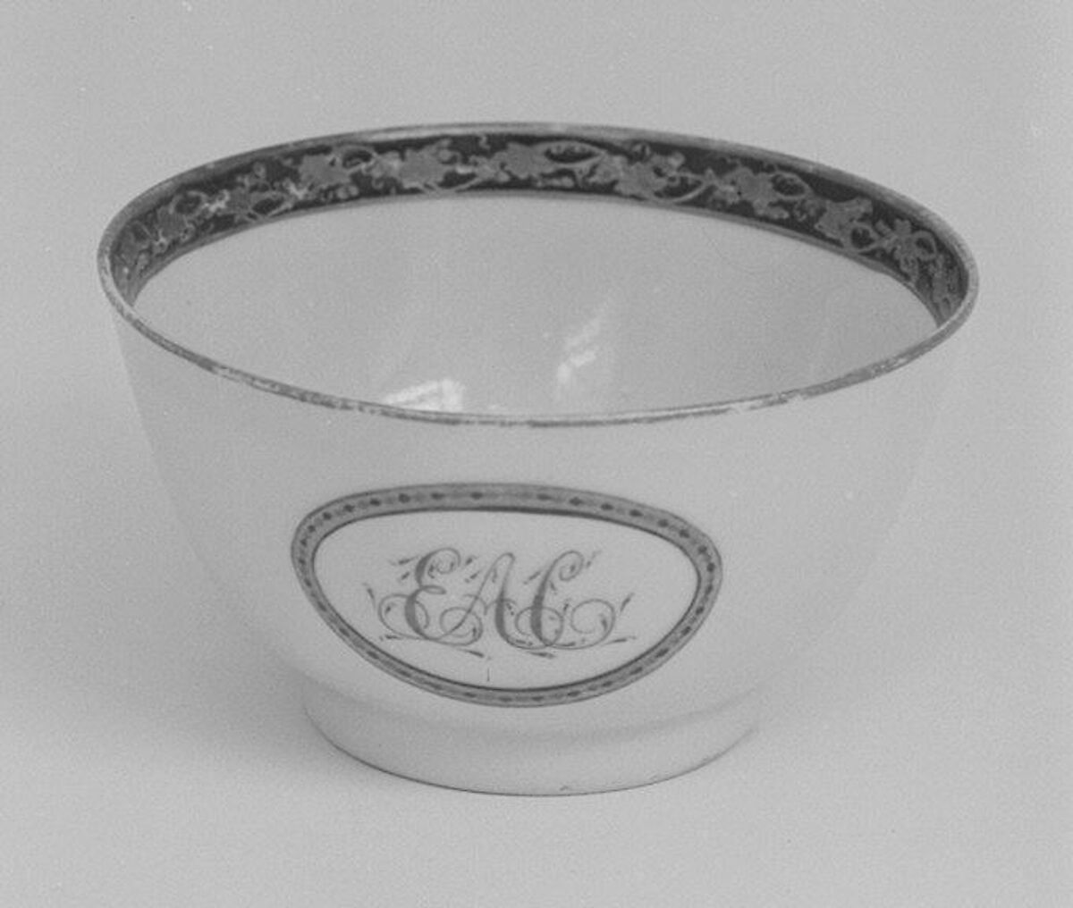 Cup (part of a service), Hard-paste porcelain, Chinese, probably for British market 