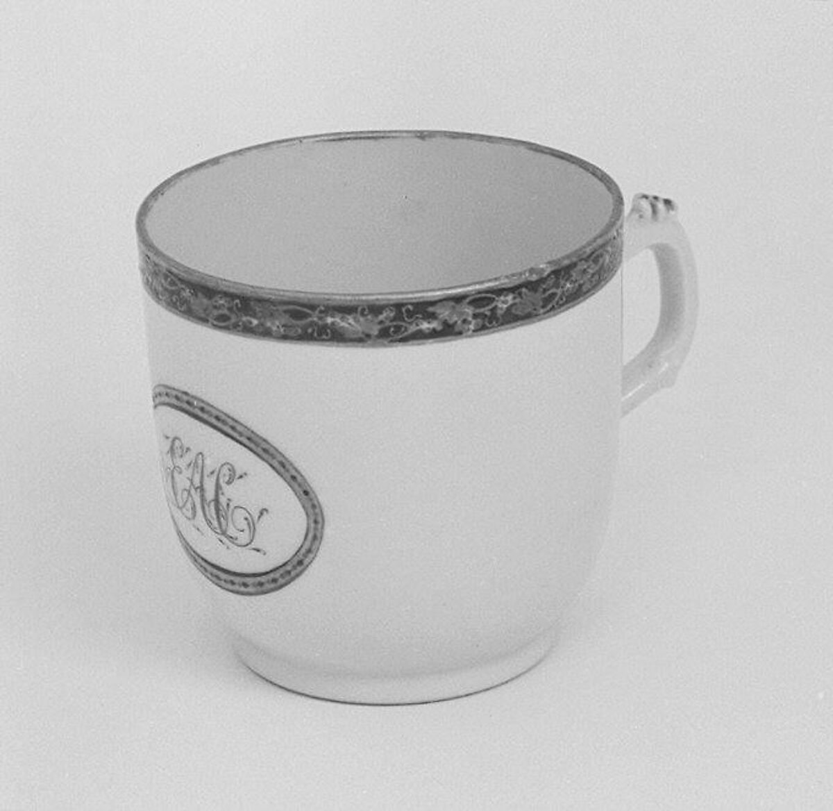 Coffee cup (part of a service), Hard-paste porcelain, Chinese, probably for British market 