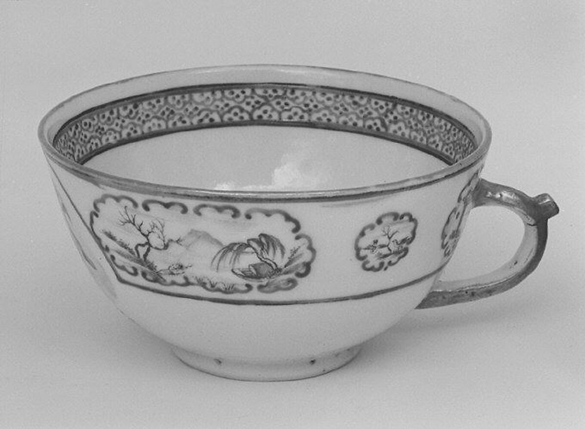 Coffee cup (part of a service), Hard-paste porcelain, Chinese, for Portuguese market 