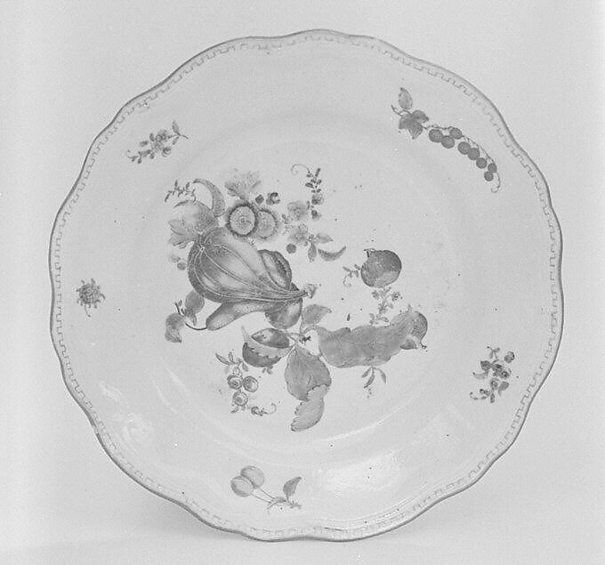 Dinner plate (part of a service), Hard-paste porcelain, Chinese, for Continental European market 