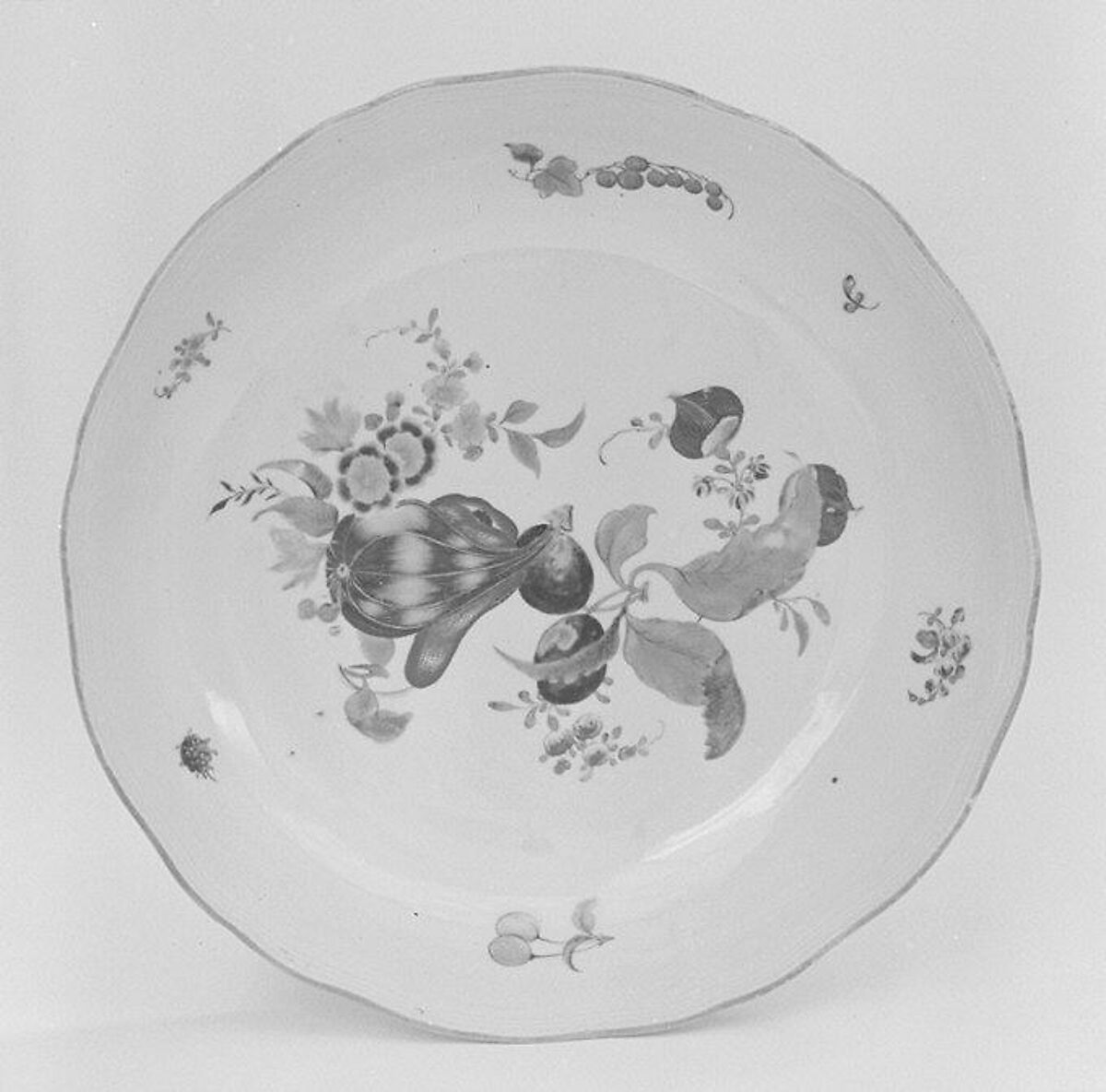 Deep dish (part of a service), Hard-paste porcelain, Chinese, for Continental European market 