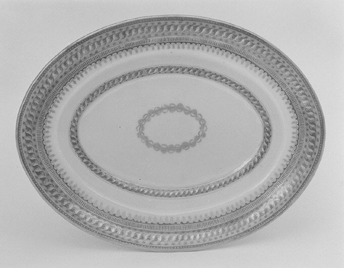 Tray (part of a service), Hard-paste porcelain, Chinese, probably for British market 