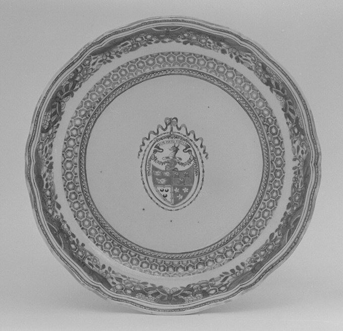 Deep dish (part of a service), Hard-paste porcelain, Chinese, for British market 