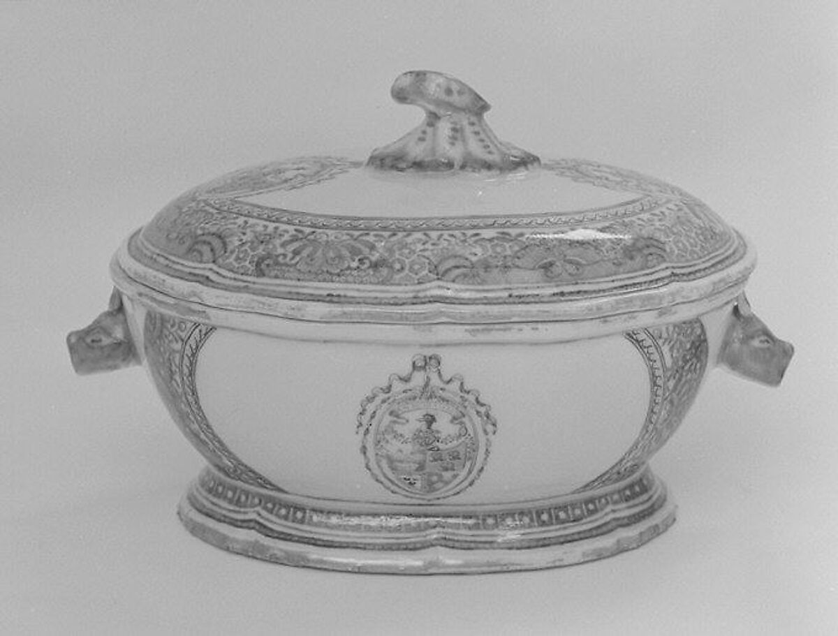 Sauceboat with cover (part of a service), Hard-paste porcelain, Chinese, for British market 