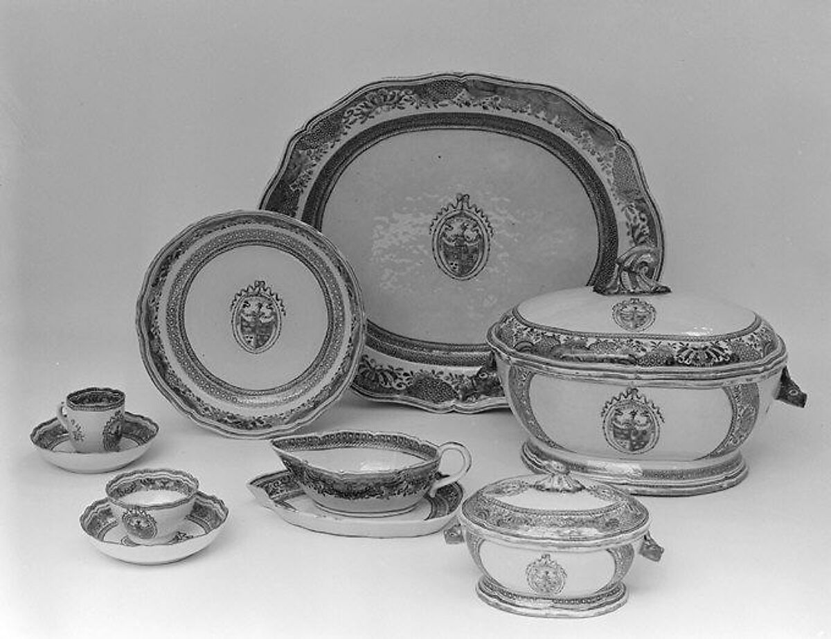 Saucer (part of a service), Hard-paste porcelain, Chinese, for British market