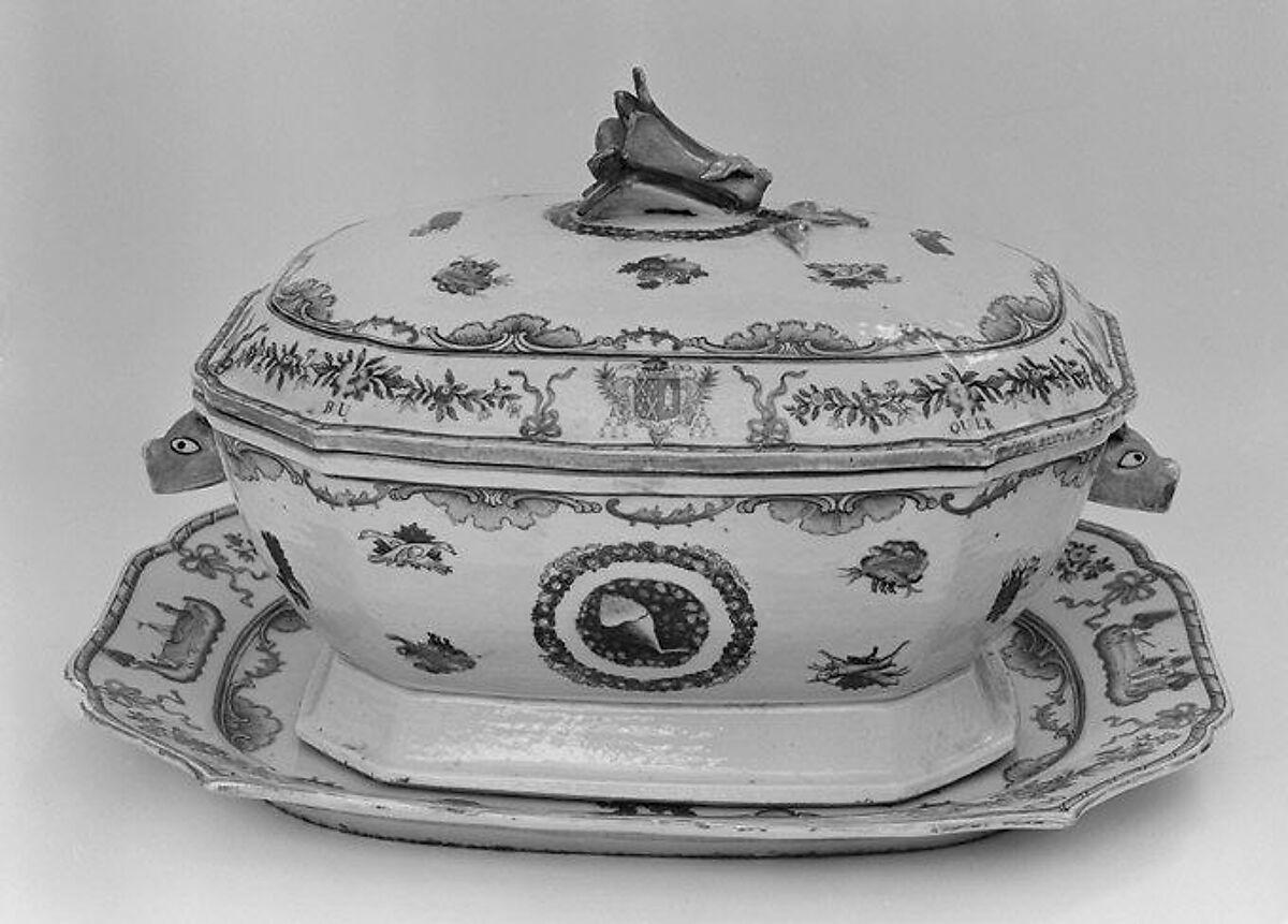 Platter (part of a service), Hard-paste porcelain, Chinese, for Portuguese market