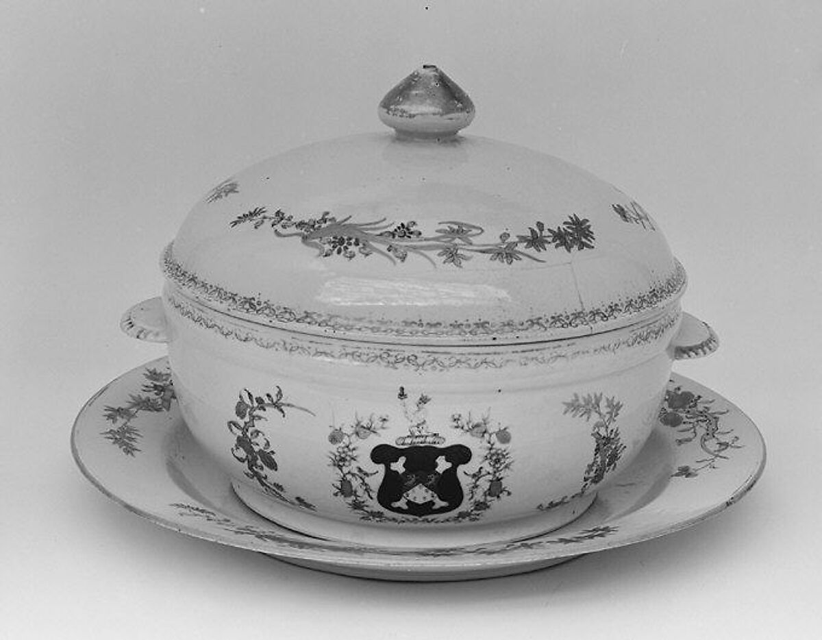 Tureen with cover (part of a service), Hard-paste porcelain, Chinese, for British market