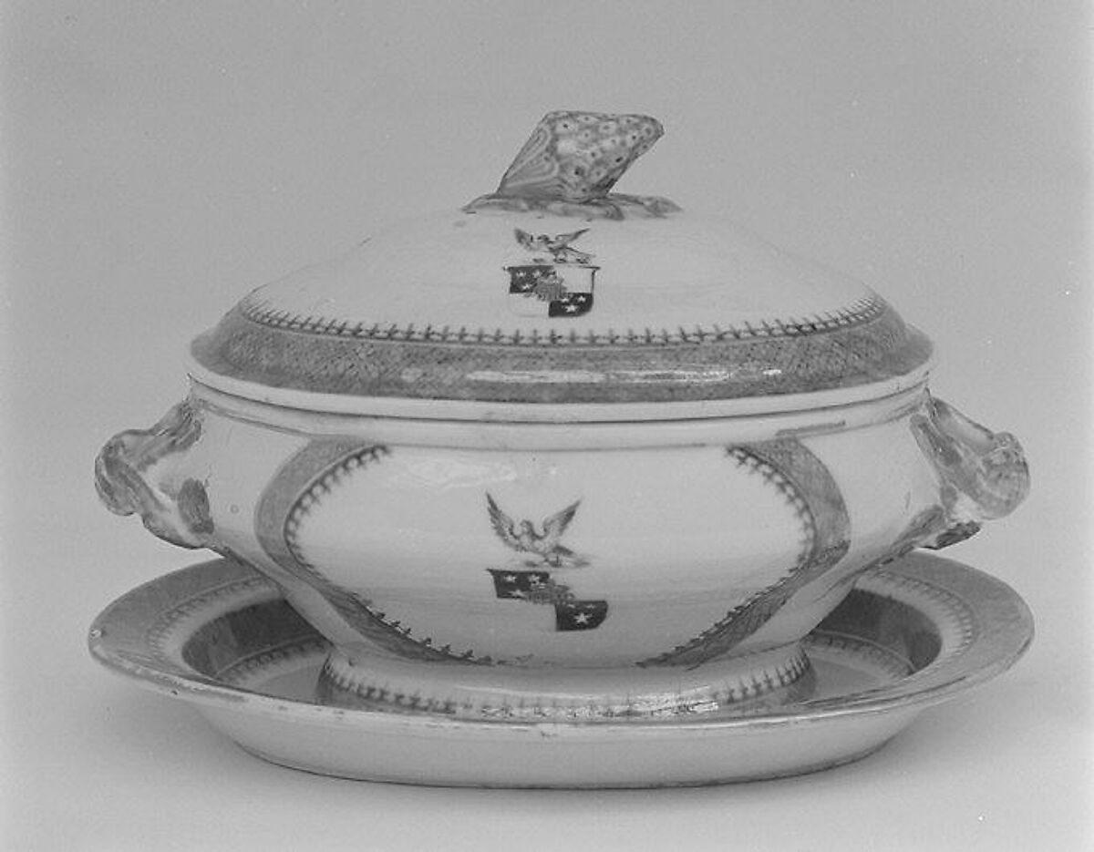 Tureen with cover (part of a service), Hard-paste porcelain, Chinese, for British market