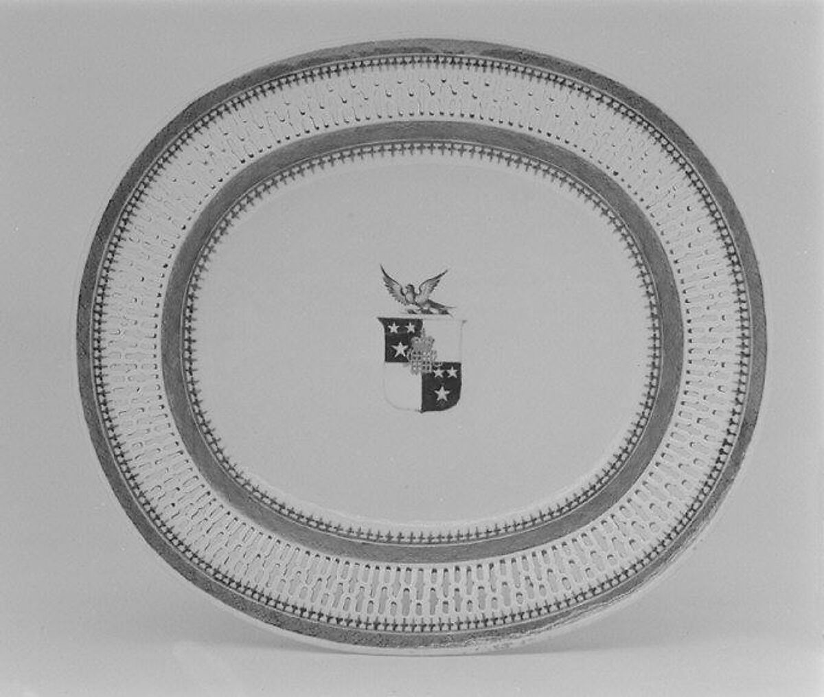 Tray (part of a service), Hard-paste porcelain, Chinese, for British market 