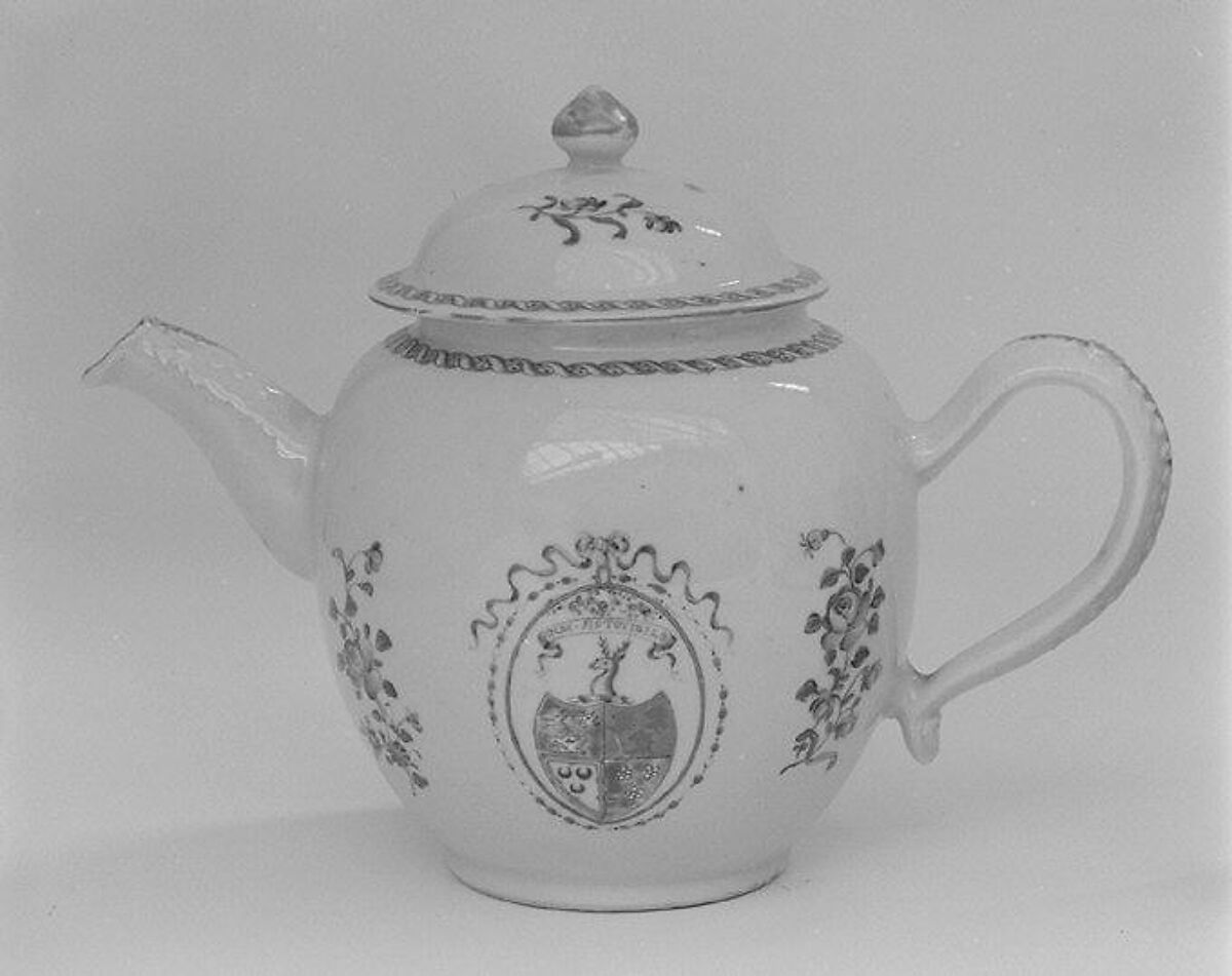 Teapot (part of a service), Hard-paste porcelain, Chinese, for British market 