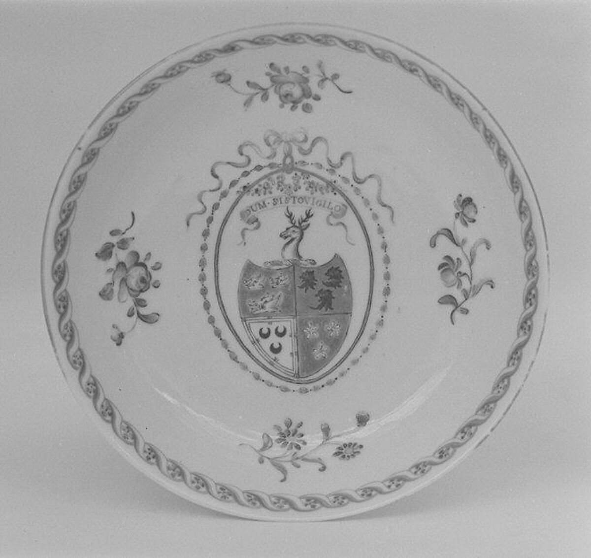 Saucer (part of a service), Hard-paste porcelain, Chinese, for British market 