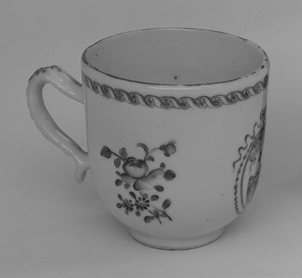 Cup (part of a service), Hard-paste porcelain, Chinese, for British market 