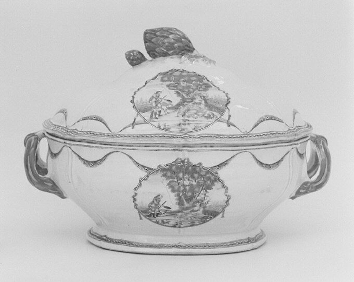 Tureen with cover (part of a service), Hard-paste porcelain, Chinese, for Continental European market 