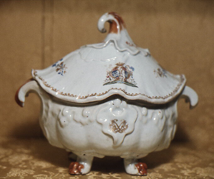 Tureen with cover, Hard-paste porcelain, Chinese, for Danish market