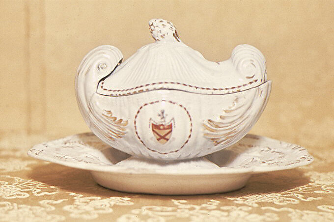 Sauceboat with cover and tray, Hard-paste porcelain, Chinese, for Scottish market