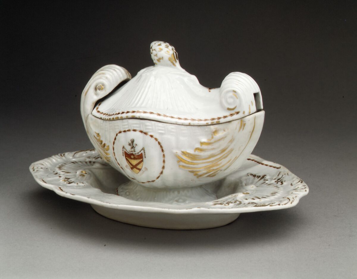 Sauceboat with cover and tray, Hard-paste porcelain, Chinese, for Scottish market