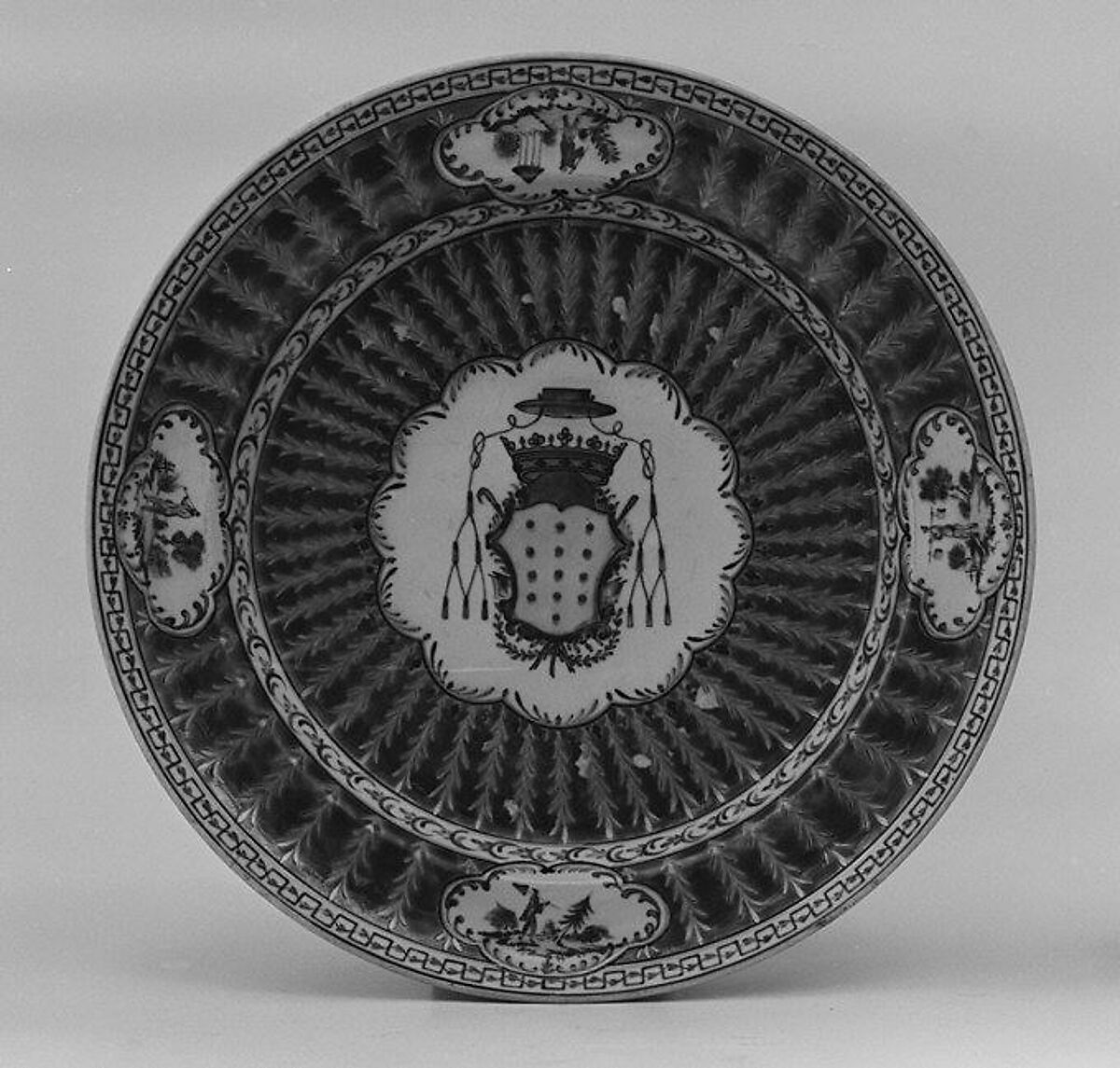 Chop plate, Hard-paste porcelain, Chinese, for Portuguese market