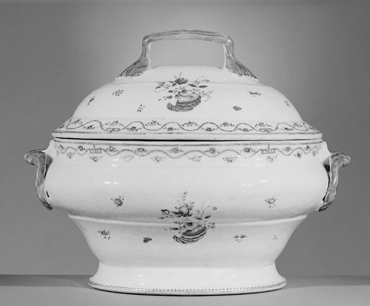 Tureen with cover (part of a service), Hard-paste porcelain, Chinese, possibly for British market