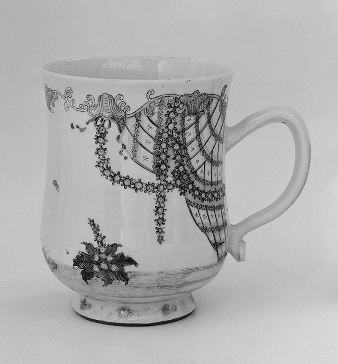 Mug, Piercy Brett, Hard-paste porcelain, Chinese, for British market 
