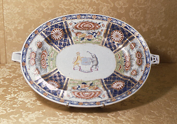 Hot water plate, Hard-paste porcelain, Chinese, for Indian market