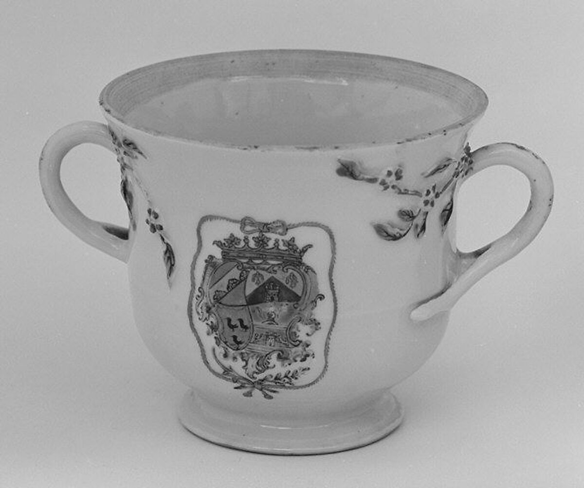 Sugar bowl (part of a service), Hard-paste porcelain, Chinese, for Spanish market 