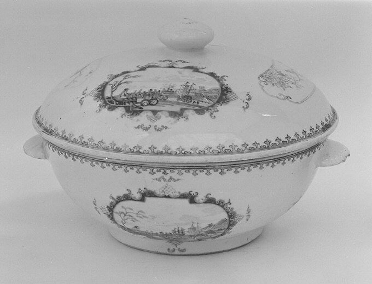 Tureen with cover (part of a service), Hard-paste porcelain, Chinese, for Continental European, possibly Danish, market 