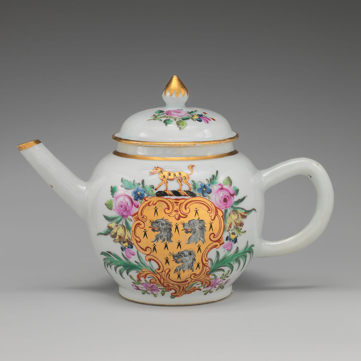 Teapot with arms of the Hayes family (part of a service), Decoration possibly by James Giles (British, 1718–1780), Hard-paste porcelain with enamel decoration and gilding, Chinese with British decoration