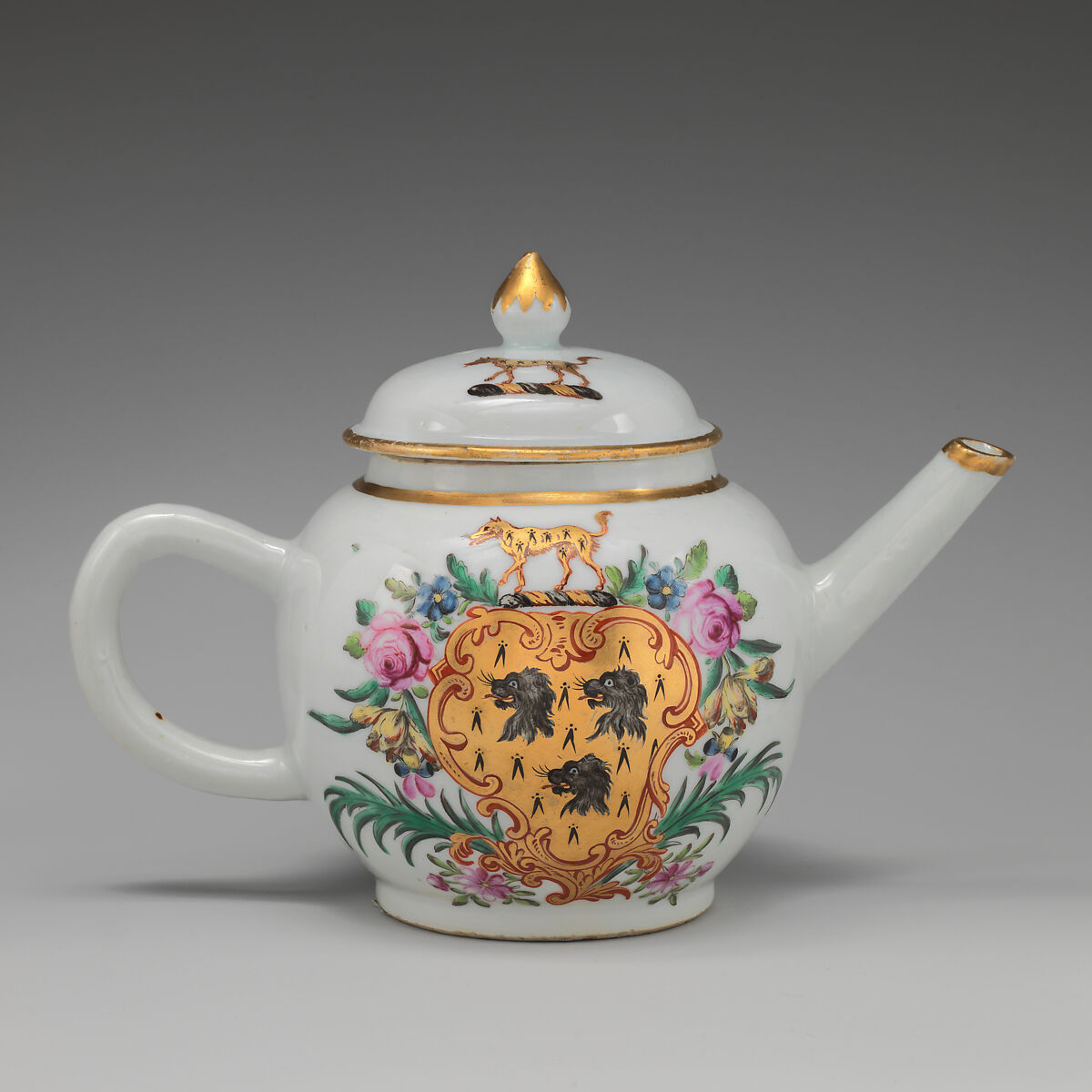 Teapot with armorial decoration (part of a service), Decoration possibly by James Giles (British, 1718–1780), Hard-paste porcelain with enamel decoration and gilding, Chinese with British decoration 