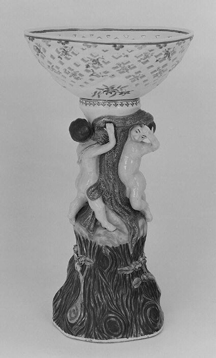 Fruit basket and stand (one of a pair), Hard-paste porcelain, Chinese, possibly for Continental European market