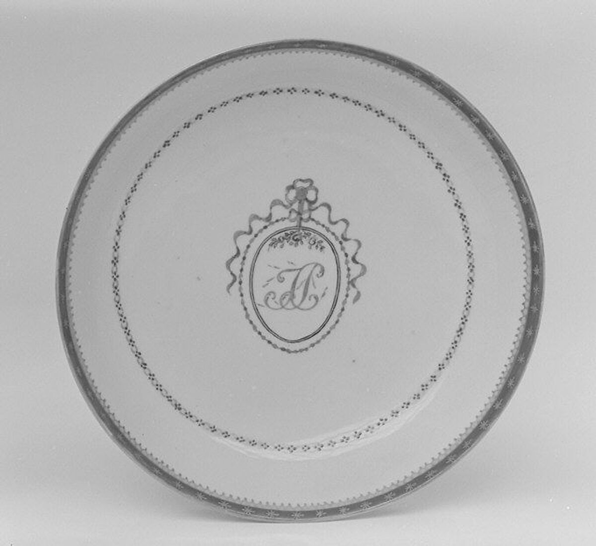 Saucer, Hard-paste porcelain, Chinese, for British market 