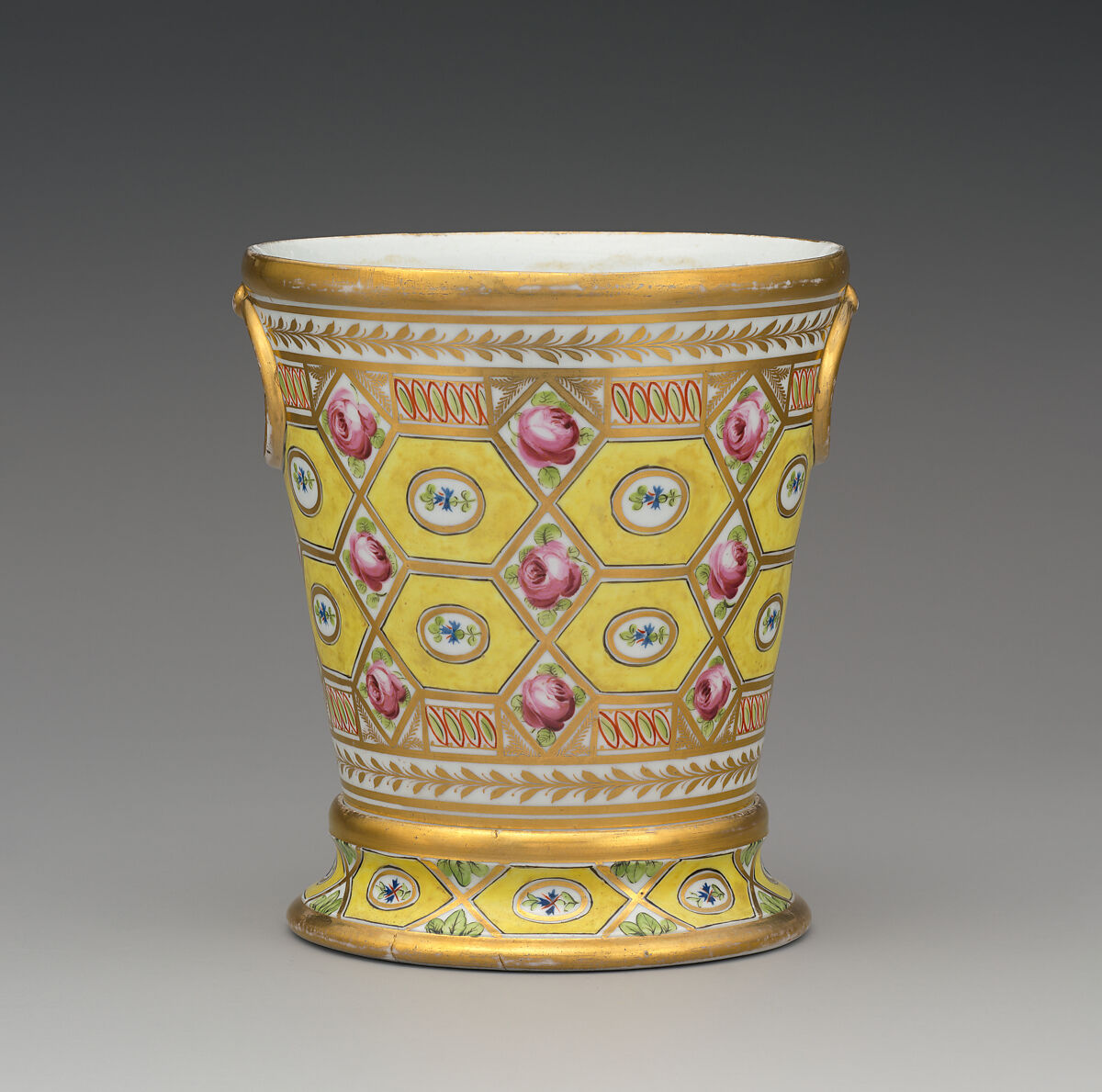 Cachepot with stand (one of a pair), Coalport (British, ca. 1799–1926), Soft-paste porcelain, British, Derbyshire