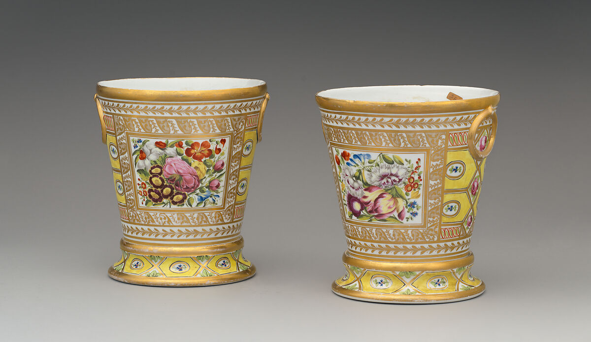Cachepot with stand, Coalport (British, ca. 1799–1926), Soft-paste porcelain, British, Derbyshire