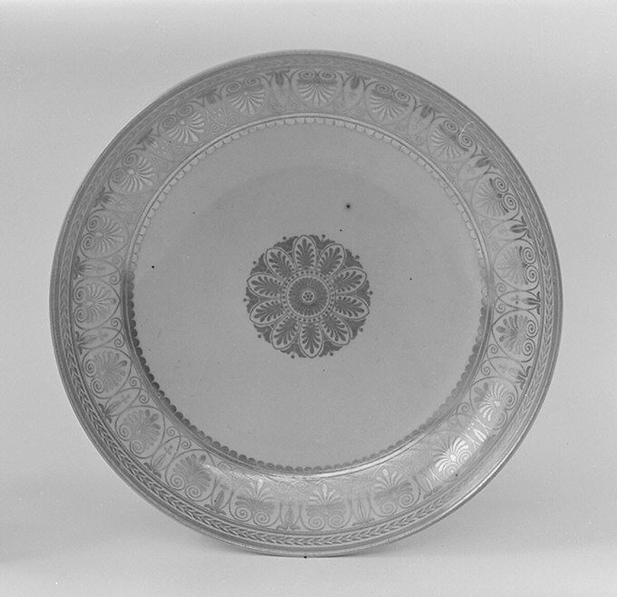 Saucer (part of a service), Sèvres Manufactory (French, 1740–present), Hard-paste porcelain, French, Sèvres 