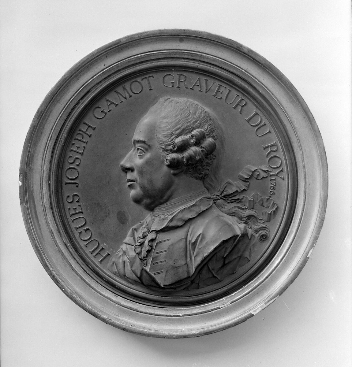 Hugues-Joseph Gamot, Engraver to the King, Jean-Baptiste Nini (Italian, Urbino 1717–1786 Chaumont-sur-Loire), Medallion: cast terracotta (terre de Chaumont); frame: gilt wood, French, Chaumont-sur-Loire 