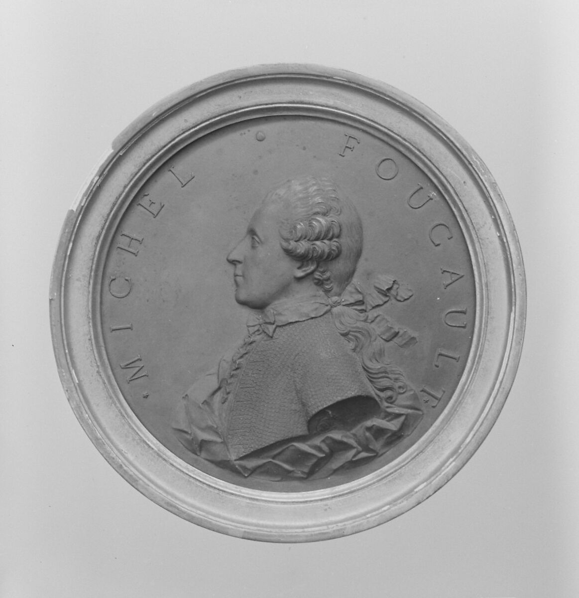 Michel Foucault, Jean-Baptiste Nini (Italian, Urbino 1717–1786 Chaumont-sur-Loire), Medallion: cast terracotta (terre de Chaumont); frame: gilt wood, French, Chaumont-sur-Loire 