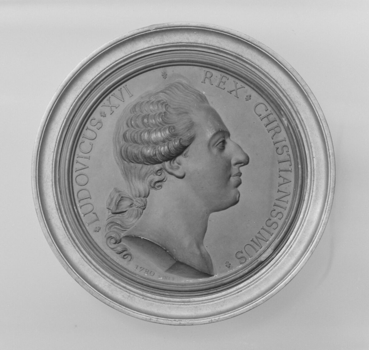 Louis XVI, King of France, Jean-Baptiste Nini (Italian, Urbino 1717–1786 Chaumont-sur-Loire), Medallion: cast terracotta (terre de Chaumont); frame: gilt wood, French, Chaumont-sur-Loire 