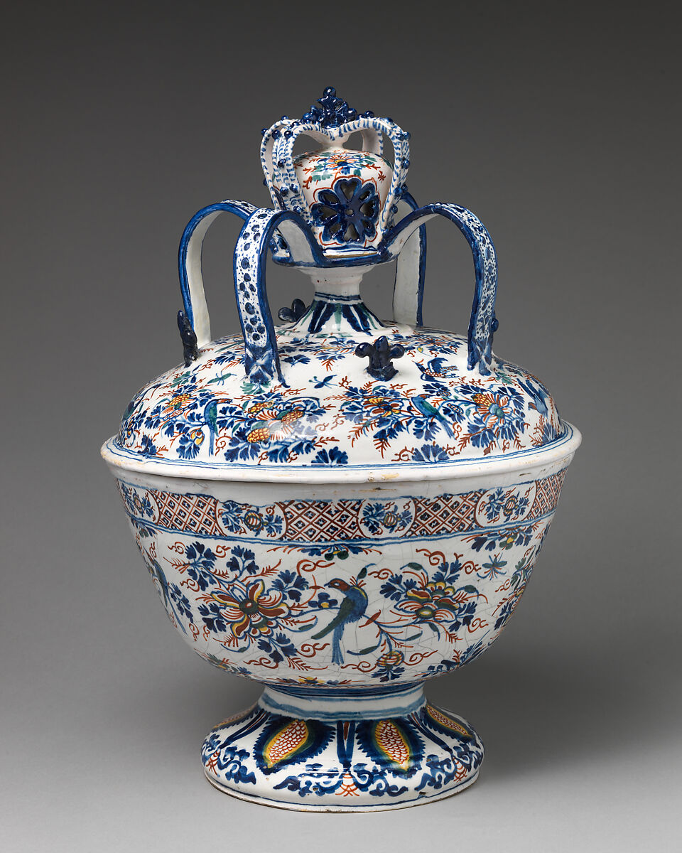 Ceremonial punch bowl with cover, Delftware (tin-glazed earthenware), probably British, Lambeth 