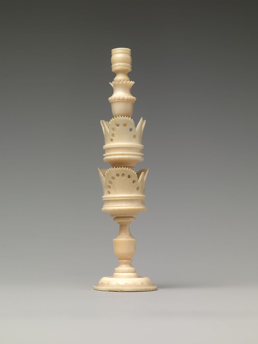 Chessmen (32), Ivory, ebony, German