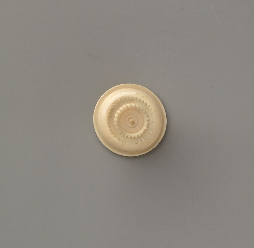 Chessmen (32), Ivory, ebony, German