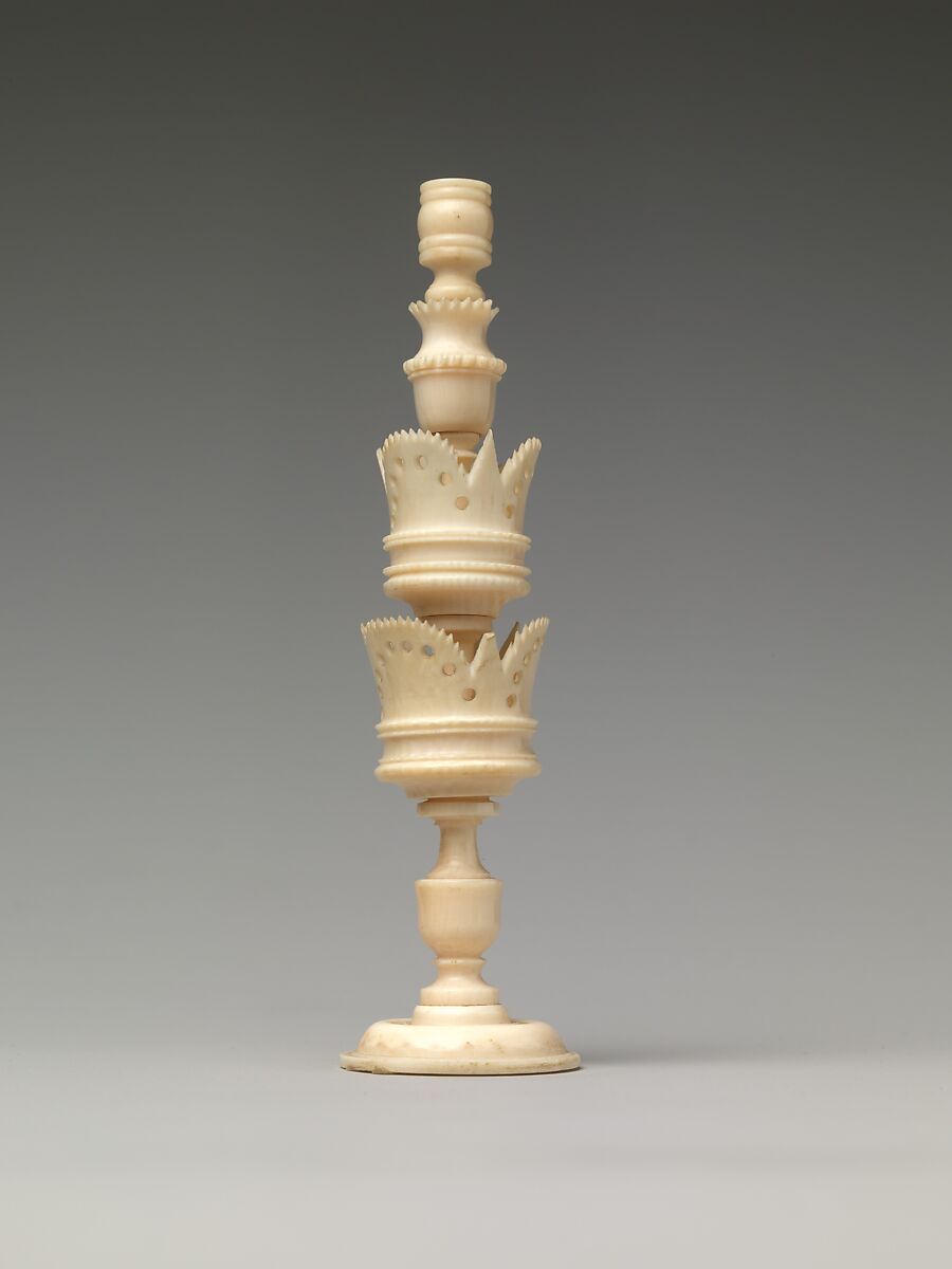 Chessmen (32), Ivory, ebony, German