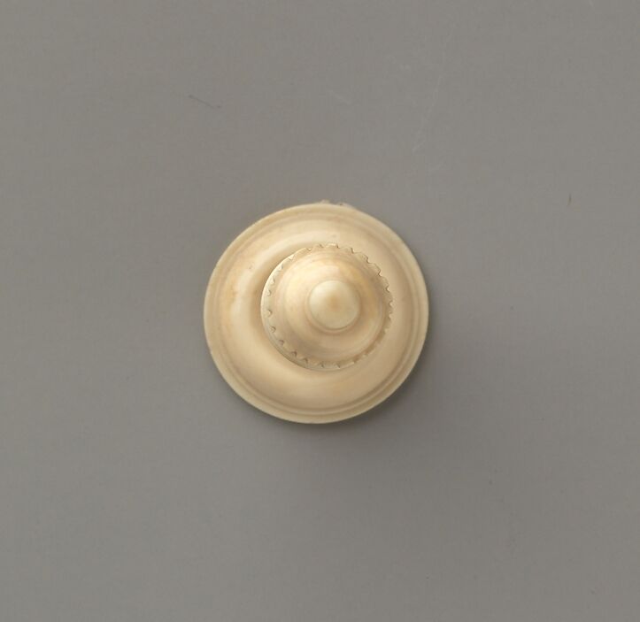 Chessmen (32), Ivory, ebony, German