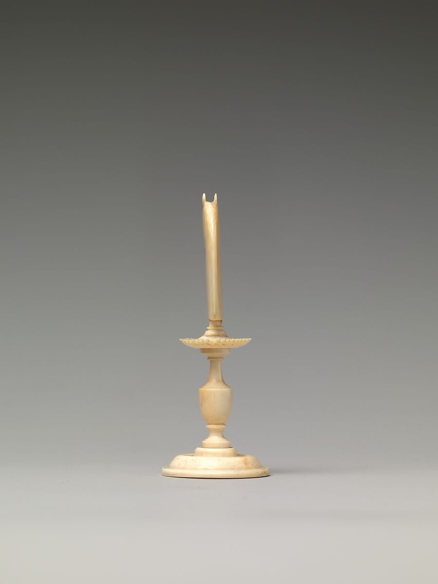 Chessmen (32), Ivory, ebony, German