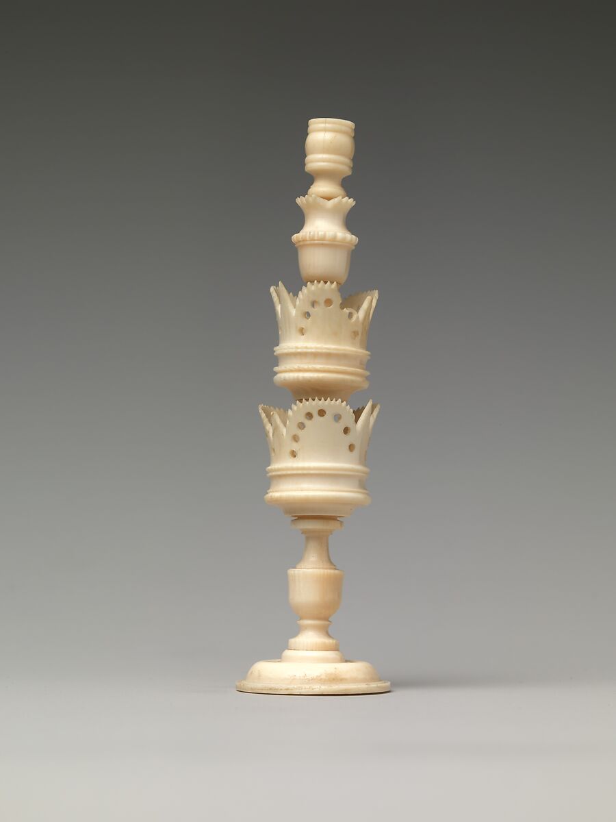 Chessmen (32), Ivory, ebony, German