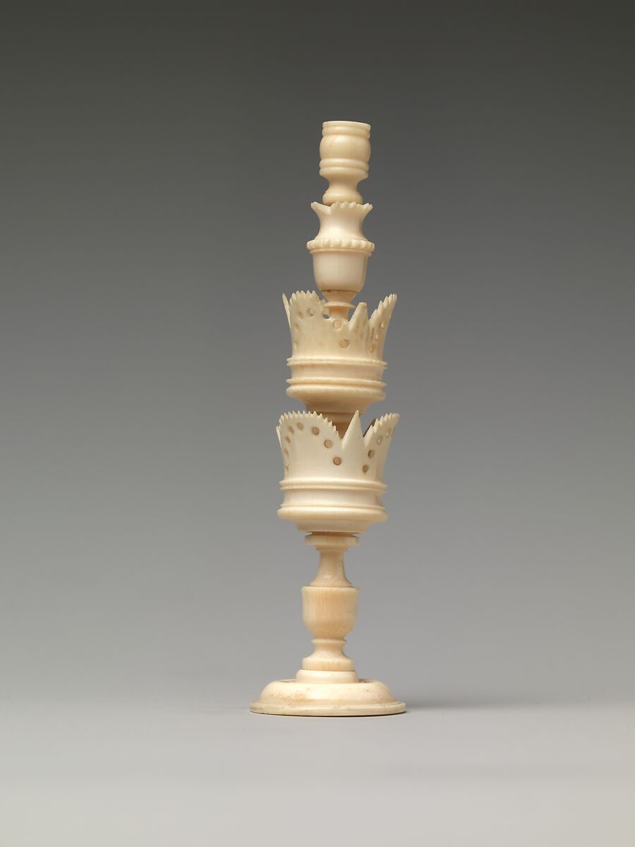 Chessmen (32), Ivory, ebony, German