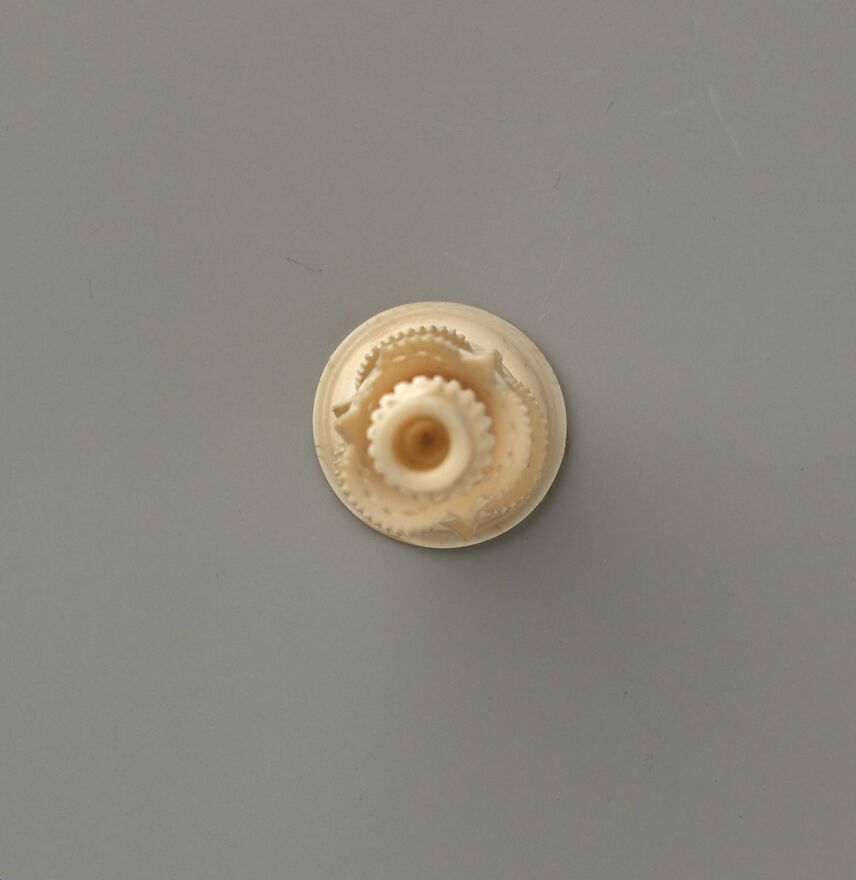 Chessmen (32), Ivory, ebony, German