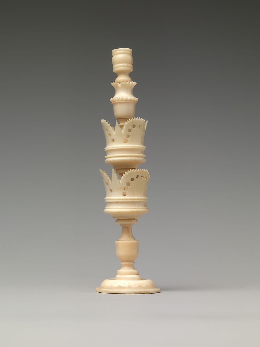 Chessmen (32), Ivory, ebony, German